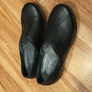 Dansko leather shoes size 9